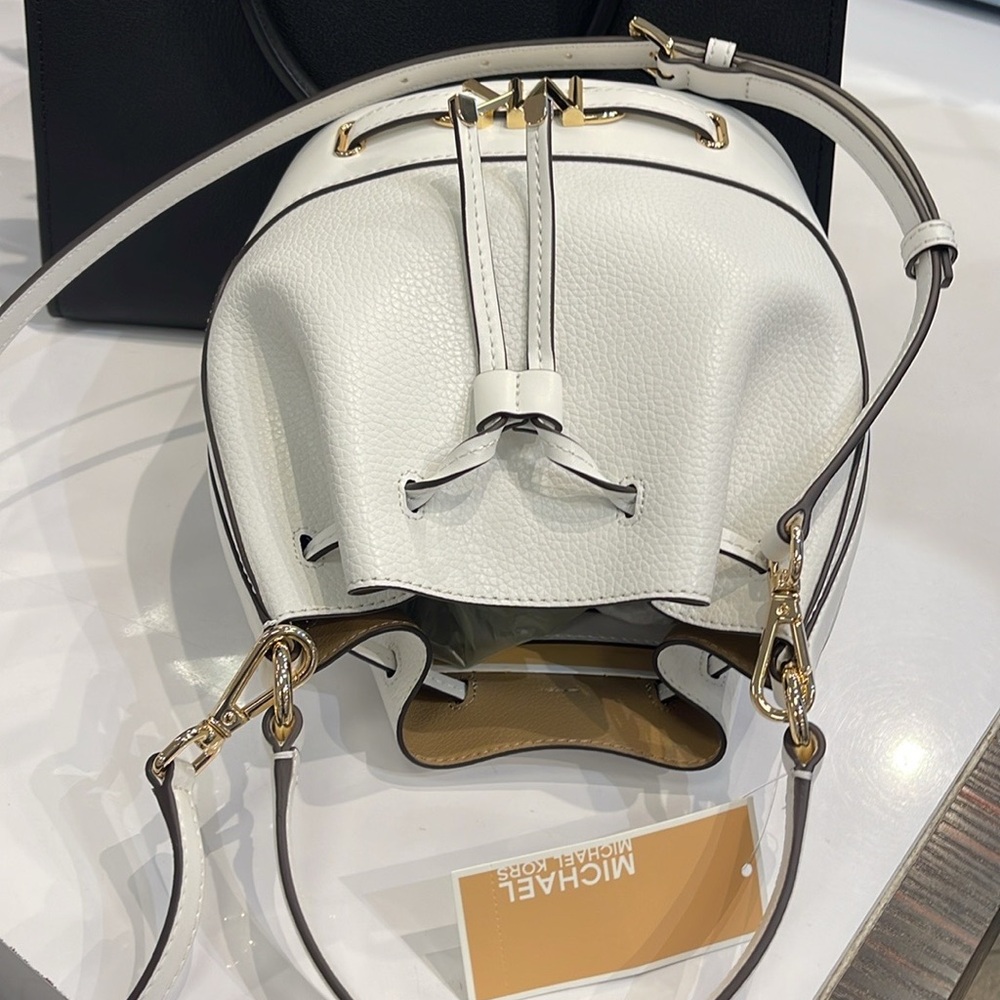 MICHAEL KORS
Reed Medium Pebbled Leather Bucket Bag Satchel Crossbody Handbag - Picture 7 of 16